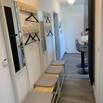 -fewo Benz- Exklusive Im Stadtzentrum Von Modernes Ambiente, 3 Einzelzimmer Fuer Bis Zu 6 Gaeste - Voll Ausgestattet Mit Waipu-tv Und High-speed-wlan Bettwaesche Und Handtuecher Inklusive! *