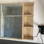 Appartement -fewo Benz- Exklusive Im Stadtzentrum Von Modernes Ambiente, 3 Einzelzimmer Fuer Bis Zu 6 Gaeste - Voll Ausgestattet Mit Waipu-tv Und High-speed-wlan Bettwaesche Und Handtuecher Inklusive!