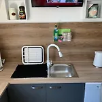 -fewo Benz- Exklusive Im Stadtzentrum Von Modernes Ambiente, 3 Einzelzimmer Fuer Bis Zu 6 Gaeste - Voll Ausgestattet Mit Waipu-tv Und High-speed-wlan Bettwaesche Und Handtuecher Inklusive! *