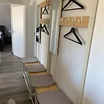 -fewo Benz- Exklusive Im Stadtzentrum Von Modernes Ambiente, 3 Einzelzimmer Fuer Bis Zu 6 Gaeste - Voll Ausgestattet Mit Waipu-tv Und High-speed-wlan Bettwaesche Und Handtuecher Inklusive!
