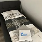Appartement -fewo Benz- Exklusive Im Stadtzentrum Von Modernes Ambiente, 3 Einzelzimmer Fuer Bis Zu 6 Gaeste - Voll Ausgestattet Mit Waipu-tv Und High-speed-wlan Bettwaesche Und Handtuecher Inklusive! Wittenberge