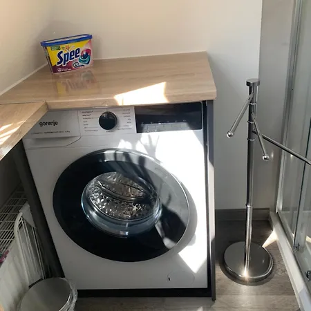 Lejlighed -fewo Benz- Exklusive Im Stadtzentrum Von Modernes Ambiente, 3 Einzelzimmer Fuer Bis Zu 6 Gaeste - Voll Ausgestattet Mit Waipu-tv Und High-speed-wlan Bettwaesche Und Handtuecher Inklusive! *