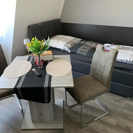 -fewo Benz- Exklusive Im Stadtzentrum Von Modernes Ambiente, 3 Einzelzimmer Fuer Bis Zu 6 Gaeste - Voll Ausgestattet Mit Waipu-tv Und High-speed-wlan Bettwaesche Und Handtuecher Inklusive! Lejlighed Wittenberge