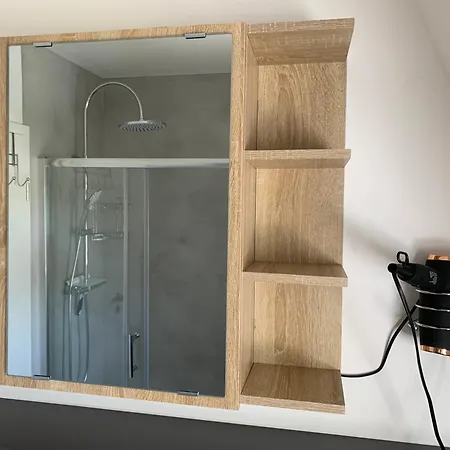 Apartament -fewo Benz- Exklusive Im Stadtzentrum Von Modernes Ambiente, 3 Einzelzimmer Fuer Bis Zu 6 Gaeste - Voll Ausgestattet Mit Waipu-tv Und High-speed-wlan Bettwaesche Und Handtuecher Inklusive!