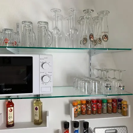 -fewo Benz- Exklusive Im Stadtzentrum Von Modernes Ambiente, 3 Einzelzimmer Fuer Bis Zu 6 Gaeste - Voll Ausgestattet Mit Waipu-tv Und High-speed-wlan Bettwaesche Und Handtuecher Inklusive!