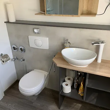 -fewo Benz- Exklusive Im Stadtzentrum Von Modernes Ambiente, 3 Einzelzimmer Fuer Bis Zu 6 Gaeste - Voll Ausgestattet Mit Waipu-tv Und High-speed-wlan Bettwaesche Und Handtuecher Inklusive! Lejlighed Wittenberge