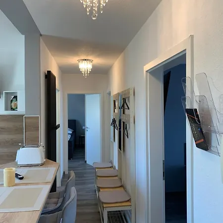 -fewo Benz- Exklusive Im Stadtzentrum Von Modernes Ambiente, 3 Einzelzimmer Fuer Bis Zu 6 Gaeste - Voll Ausgestattet Mit Waipu-tv Und High-speed-wlan Bettwaesche Und Handtuecher Inklusive!