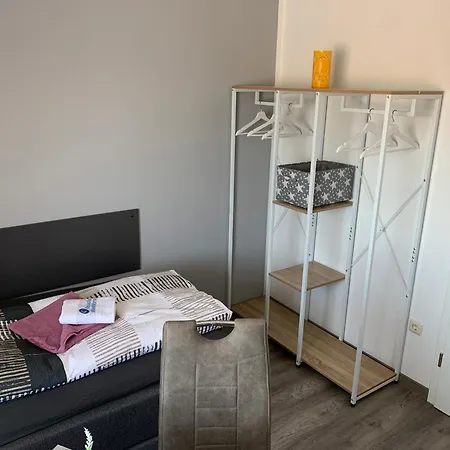 -fewo Benz- Exklusive Im Stadtzentrum Von Modernes Ambiente, 3 Einzelzimmer Fuer Bis Zu 6 Gaeste - Voll Ausgestattet Mit Waipu-tv Und High-speed-wlan Bettwaesche Und Handtuecher Inklusive! Apartament *