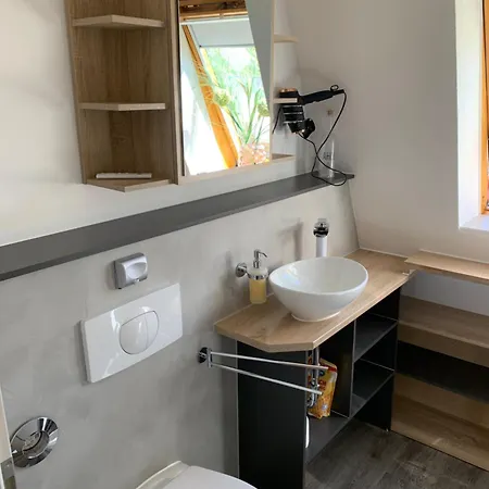 Lejlighed -fewo Benz- Exklusive Im Stadtzentrum Von Modernes Ambiente, 3 Einzelzimmer Fuer Bis Zu 6 Gaeste - Voll Ausgestattet Mit Waipu-tv Und High-speed-wlan Bettwaesche Und Handtuecher Inklusive!