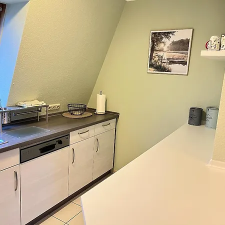 -fewo Benz- Exklusive Im Stadtzentrum Von Modernes Ambiente, 3 Einzelzimmer Fuer Bis Zu 6 Gaeste - Voll Ausgestattet Mit Waipu-tv Und High-speed-wlan Bettwaesche Und Handtuecher Inklusive! *