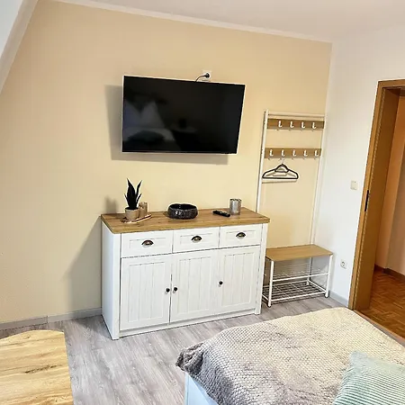-fewo Benz- Exklusive Im Stadtzentrum Von Modernes Ambiente, 3 Einzelzimmer Fuer Bis Zu 6 Gaeste - Voll Ausgestattet Mit Waipu-tv Und High-speed-wlan Bettwaesche Und Handtuecher Inklusive! *
