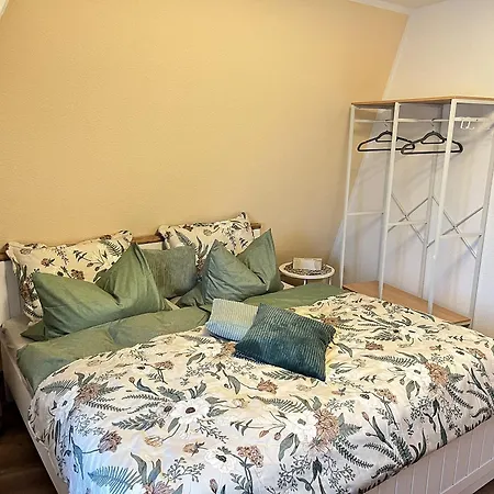 -fewo Benz- Exklusive Im Stadtzentrum Von Modernes Ambiente, 3 Einzelzimmer Fuer Bis Zu 6 Gaeste - Voll Ausgestattet Mit Waipu-tv Und High-speed-wlan Bettwaesche Und Handtuecher Inklusive! Apartament