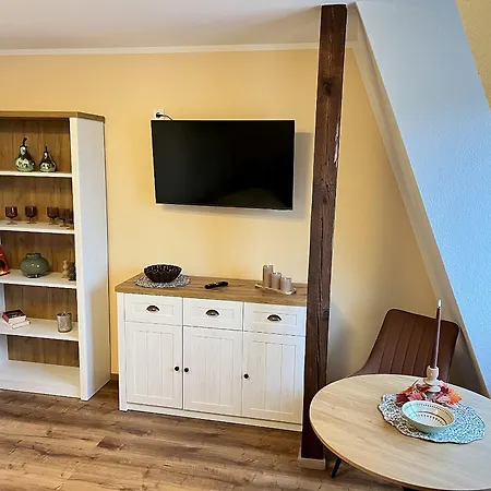 -fewo Benz- Exklusive Im Stadtzentrum Von Modernes Ambiente, 3 Einzelzimmer Fuer Bis Zu 6 Gaeste - Voll Ausgestattet Mit Waipu-tv Und High-speed-wlan Bettwaesche Und Handtuecher Inklusive! Apartament *