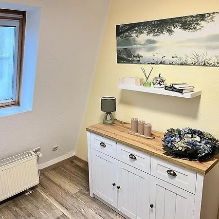 -fewo Benz- Exklusive Im Stadtzentrum Von Modernes Ambiente, 3 Einzelzimmer Fuer Bis Zu 6 Gaeste - Voll Ausgestattet Mit Waipu-tv Und High-speed-wlan Bettwaesche Und Handtuecher Inklusive! Apartament *