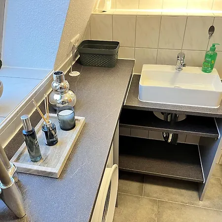 Apartament -fewo Benz- Exklusive Im Stadtzentrum Von Modernes Ambiente, 3 Einzelzimmer Fuer Bis Zu 6 Gaeste - Voll Ausgestattet Mit Waipu-tv Und High-speed-wlan Bettwaesche Und Handtuecher Inklusive! Wittenberge