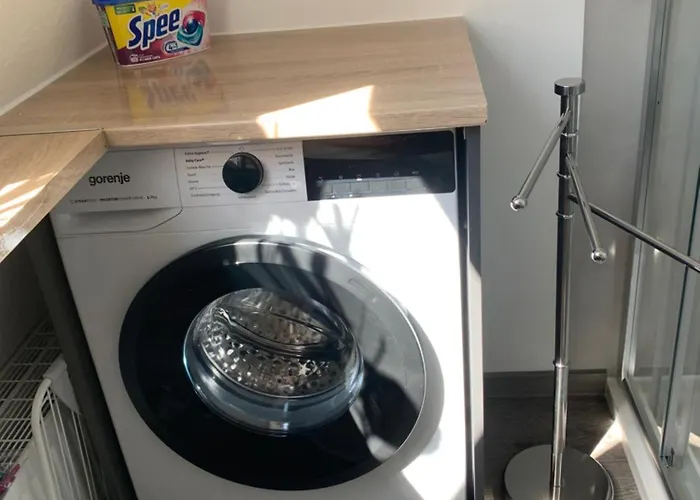 Apartamento -fewo Benz- Exklusive Im Stadtzentrum Von Modernes Ambiente, 3 Einzelzimmer Fuer Bis Zu 6 Gaeste - Voll Ausgestattet Mit Waipu-tv Und High-speed-wlan Bettwaesche Und Handtuecher Inklusive! *