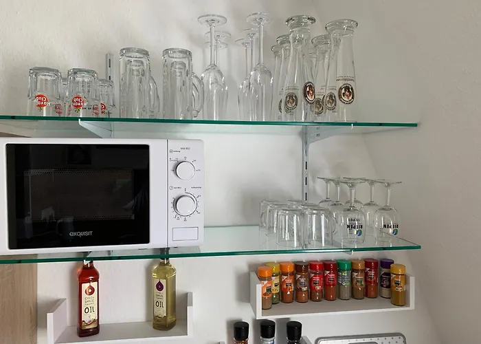 -fewo Benz- Exklusive Im Stadtzentrum Von Modernes Ambiente, 3 Einzelzimmer Fuer Bis Zu 6 Gaeste - Voll Ausgestattet Mit Waipu-tv Und High-speed-wlan Bettwaesche Und Handtuecher Inklusive!