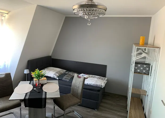 -fewo Benz- Exklusive Im Stadtzentrum Von Modernes Ambiente, 3 Einzelzimmer Fuer Bis Zu 6 Gaeste - Voll Ausgestattet Mit Waipu-tv Und High-speed-wlan Bettwaesche Und Handtuecher Inklusive! *