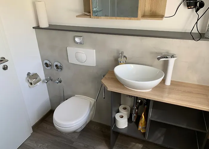 -fewo Benz- Exklusive Im Stadtzentrum Von Modernes Ambiente, 3 Einzelzimmer Fuer Bis Zu 6 Gaeste - Voll Ausgestattet Mit Waipu-tv Und High-speed-wlan Bettwaesche Und Handtuecher Inklusive! شقة فيتينبيرغ