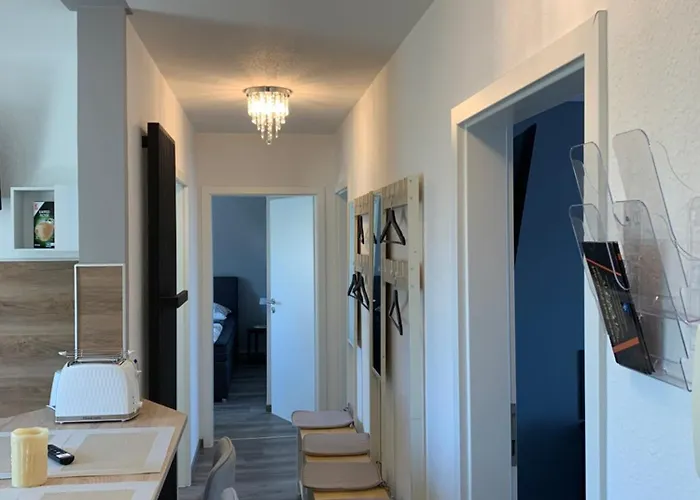 -fewo Benz- Exklusive Im Stadtzentrum Von Modernes Ambiente, 3 Einzelzimmer Fuer Bis Zu 6 Gaeste - Voll Ausgestattet Mit Waipu-tv Und High-speed-wlan Bettwaesche Und Handtuecher Inklusive!