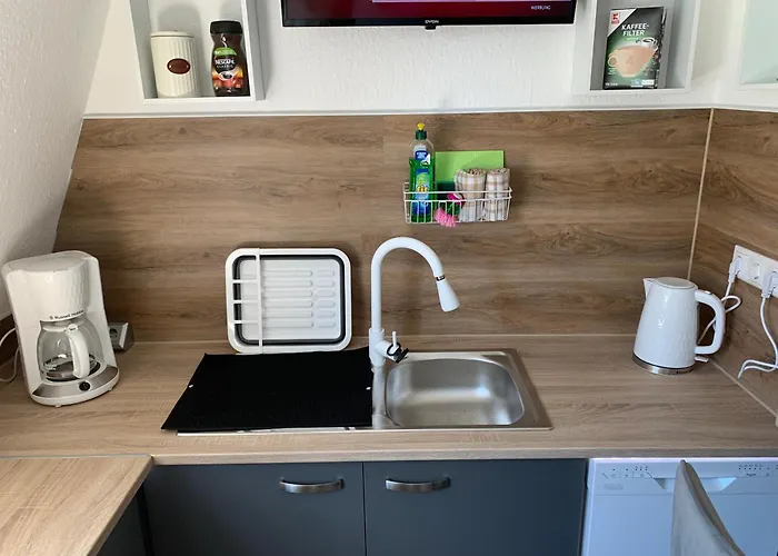 -fewo Benz- Exklusive Im Stadtzentrum Von Modernes Ambiente, 3 Einzelzimmer Fuer Bis Zu 6 Gaeste - Voll Ausgestattet Mit Waipu-tv Und High-speed-wlan Bettwaesche Und Handtuecher Inklusive! *