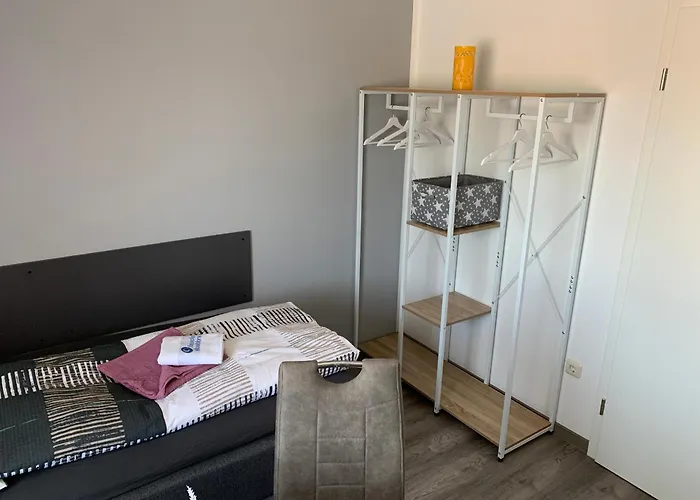 -fewo Benz- Exklusive Im Stadtzentrum Von Modernes Ambiente, 3 Einzelzimmer Fuer Bis Zu 6 Gaeste - Voll Ausgestattet Mit Waipu-tv Und High-speed-wlan Bettwaesche Und Handtuecher Inklusive! Apartamento *