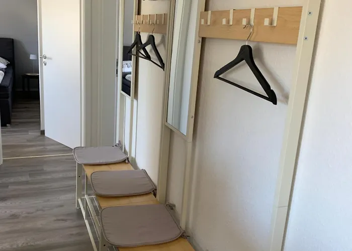 -fewo Benz- Exklusive Im Stadtzentrum Von Modernes Ambiente, 3 Einzelzimmer Fuer Bis Zu 6 Gaeste - Voll Ausgestattet Mit Waipu-tv Und High-speed-wlan Bettwaesche Und Handtuecher Inklusive!